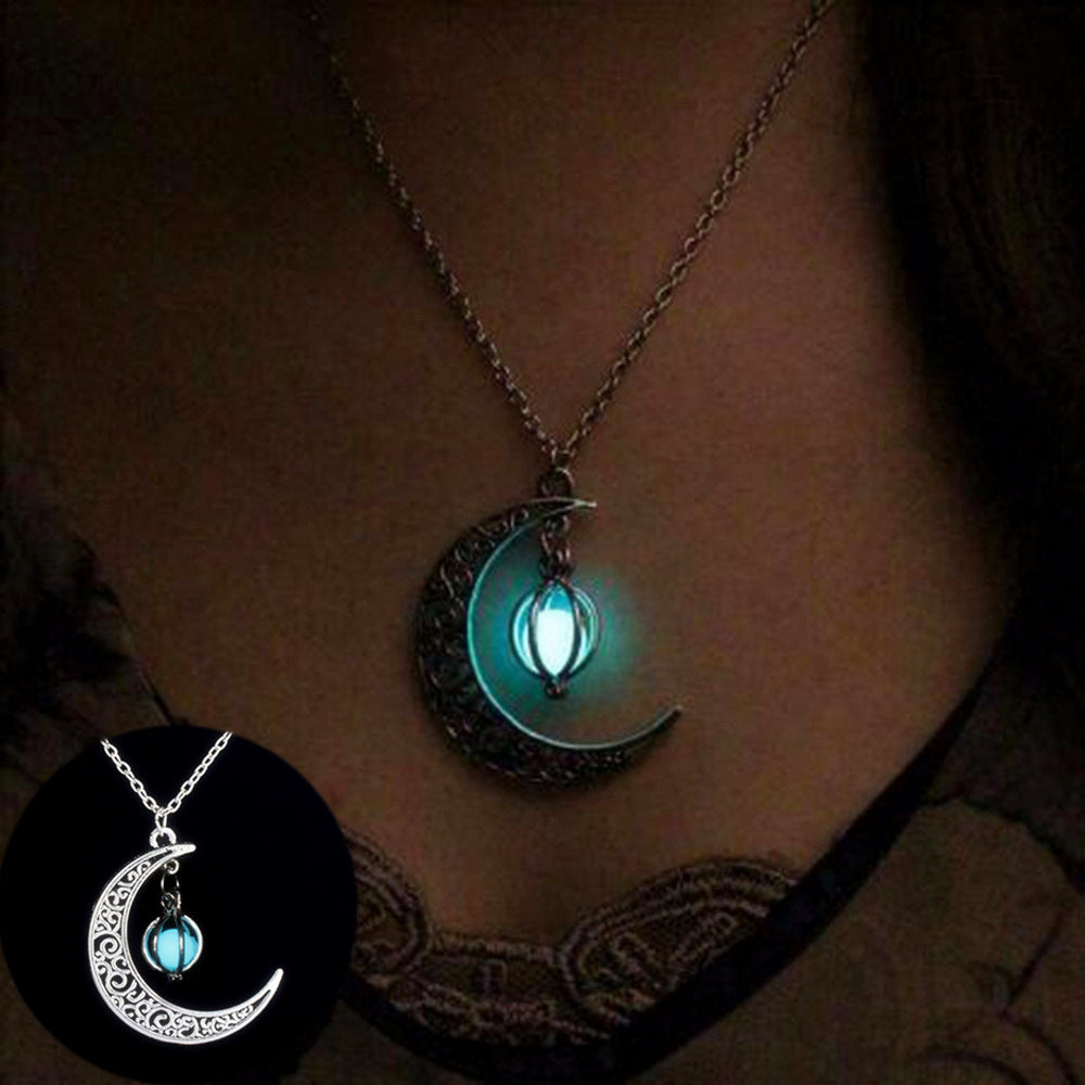 Luminous Moonstone Pendant Necklace – Elegant Healing Charm